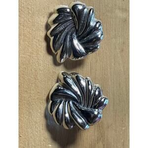 Pair of Swirl Shell like silver tone Stud Earrings. Women's Vintage?